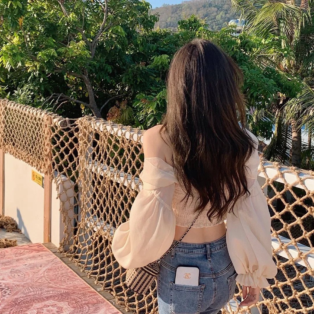 天空中的偷渡者